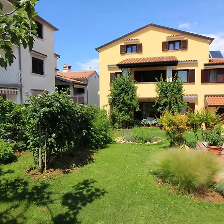 Apartment In Mit Balkon, In Strandnaehe *